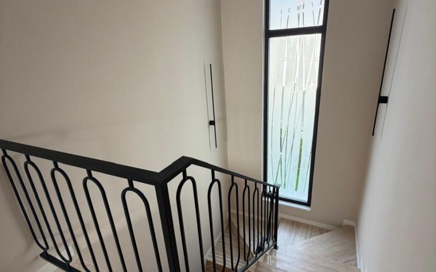 5 bedrooms Residence for rent