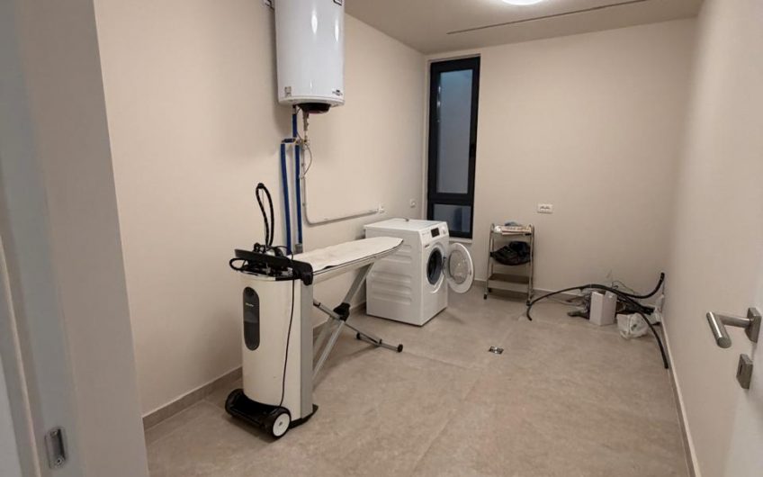 5 bedrooms Residence for rent