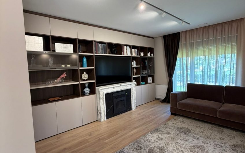 5 bedrooms Residence for rent