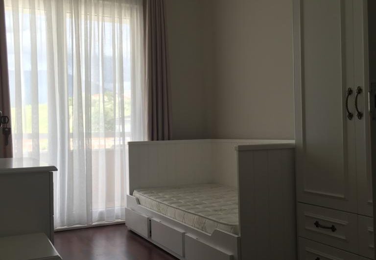 Penthouse for rent with 3 bedrooms semi furnished