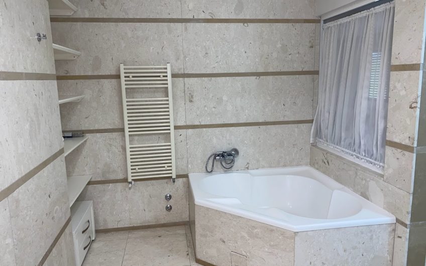 4 bedroom vila for rent