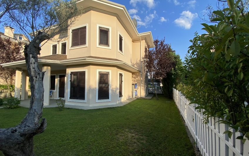 4 bedroom vila for rent
