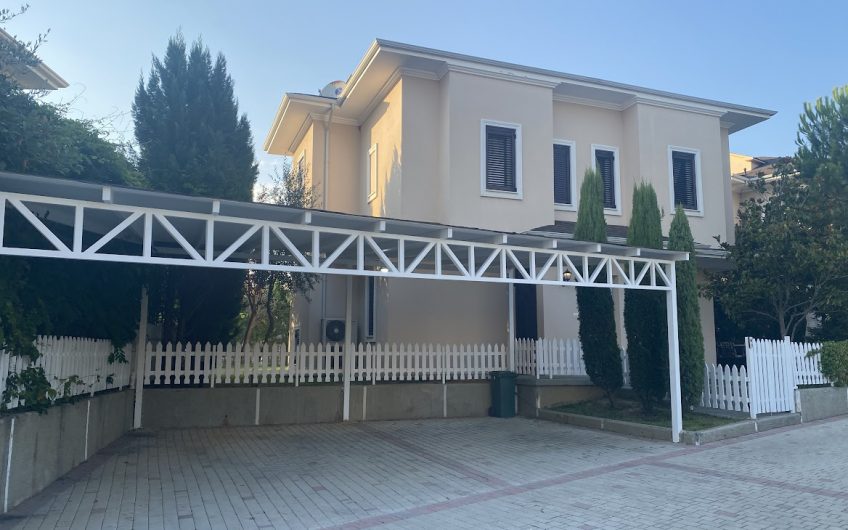 4 bedroom vila for rent